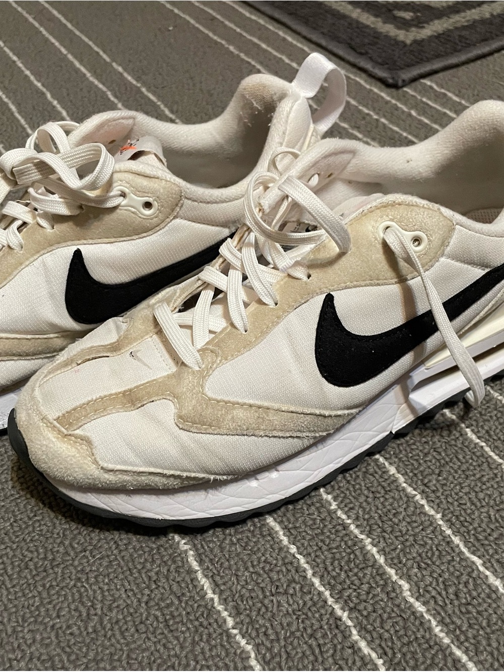 Nike Beige and Black Men's Low-Top Sneakers